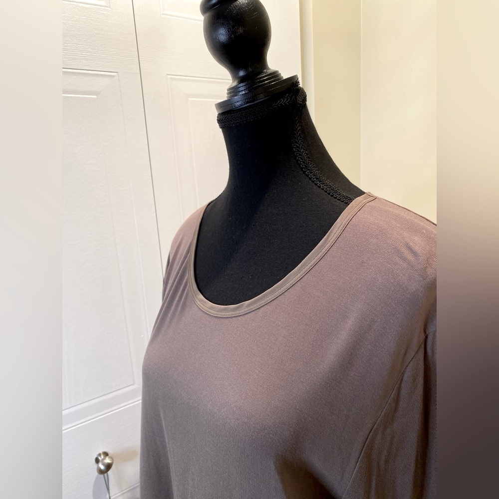 ✅Joe Fresh army  green flowy Tshirt & btm chiffon like fabric w/ vents 💚 - Picture 6 of 9